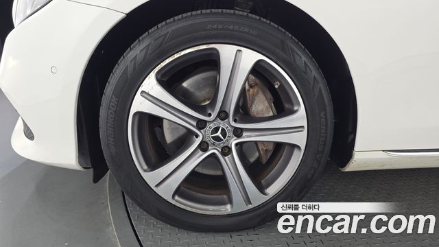Mercedes-Benz E-Class 2018 — photo 5