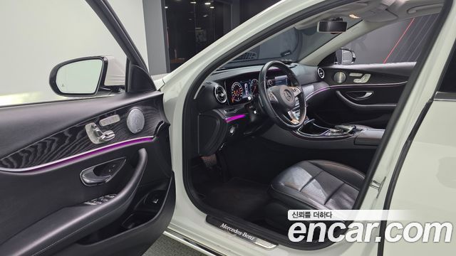 Mercedes-Benz E-Class 2018 — photo 10