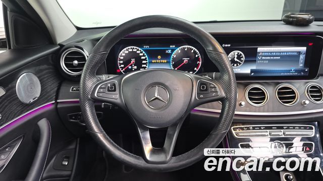 Mercedes-Benz E-Class 2018 — photo 13