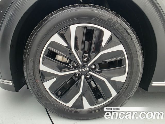 Kia EV6 2022 — photo 20