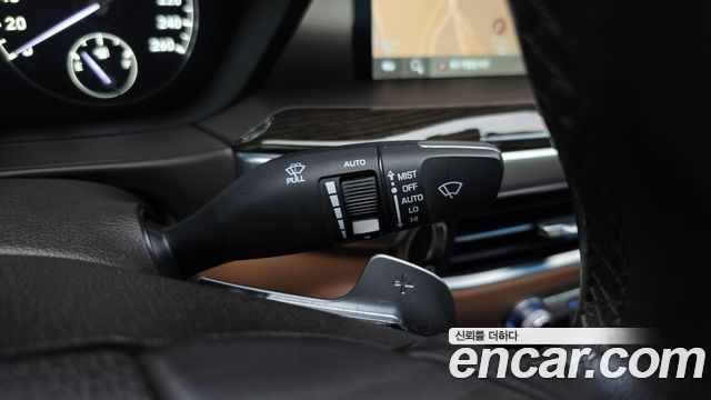 Genesis G90 2019 — photo 26