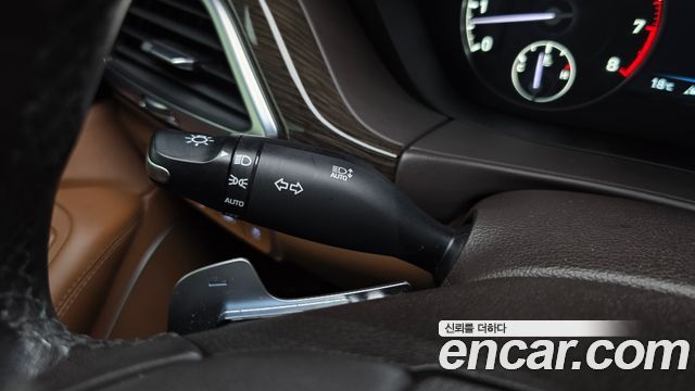 Genesis G90 2019 — photo 28