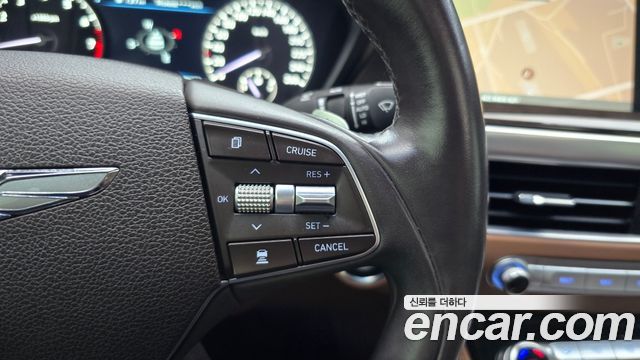 Genesis G90 2019 — photo 30