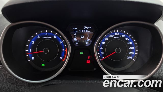 Hyundai AVANTE 2011 — photo 8