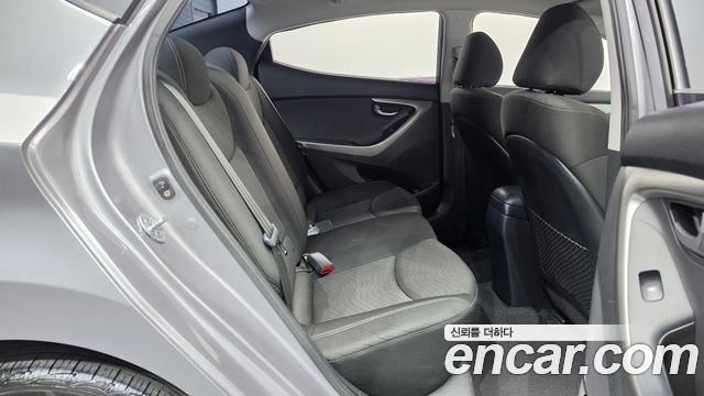 Hyundai AVANTE 2011 — photo 12