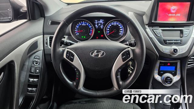Hyundai AVANTE 2011 — photo 13