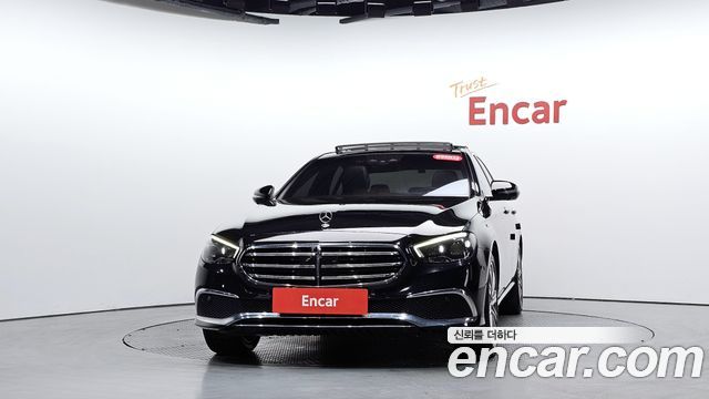 Mercedes-Benz E-Class 2022 — photo 3