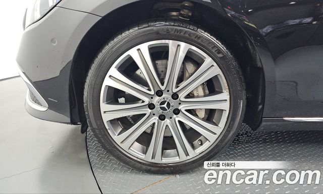 Mercedes-Benz E-Class 2022 — photo 5