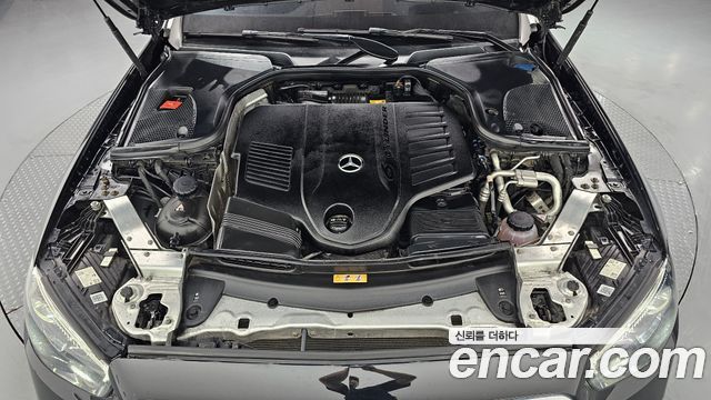 Mercedes-Benz E-Class 2022 — photo 6