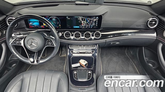Mercedes-Benz E-Class 2022 — photo 10
