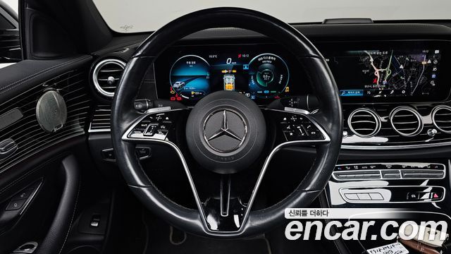 Mercedes-Benz E-Class 2022 — photo 19