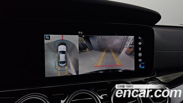 Mercedes-Benz E-Class 2022 — photo 21