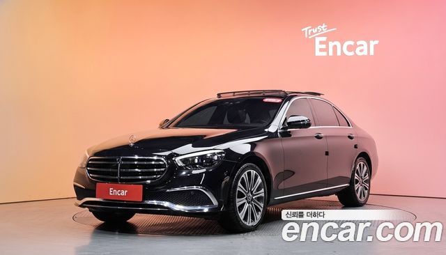 Mercedes-Benz E-Class 2022 — photo 1