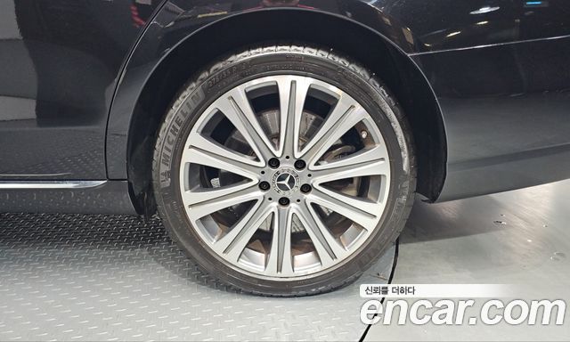 Mercedes-Benz E-Class 2022 — photo 7