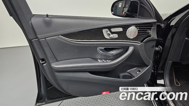 Mercedes-Benz E-Class 2022 — photo 14