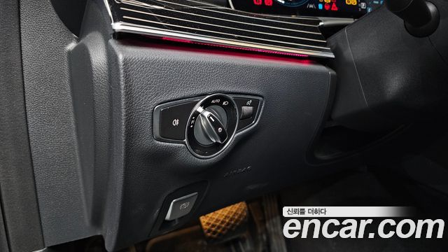 Mercedes-Benz E-Class 2022 — photo 29