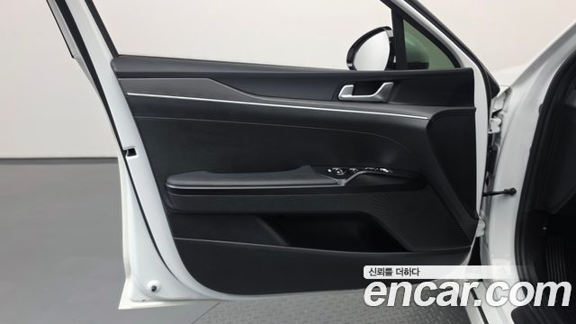 Kia K5 2023 — photo 14