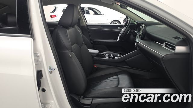 Kia K5 2023 — photo 16