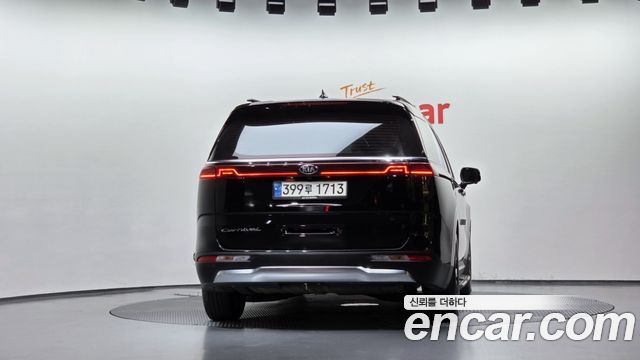 Kia Canival 2021 — photo 4