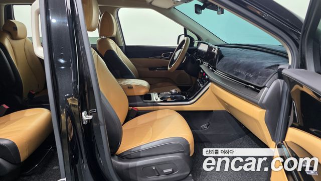 Kia Canival 2021 — photo 17