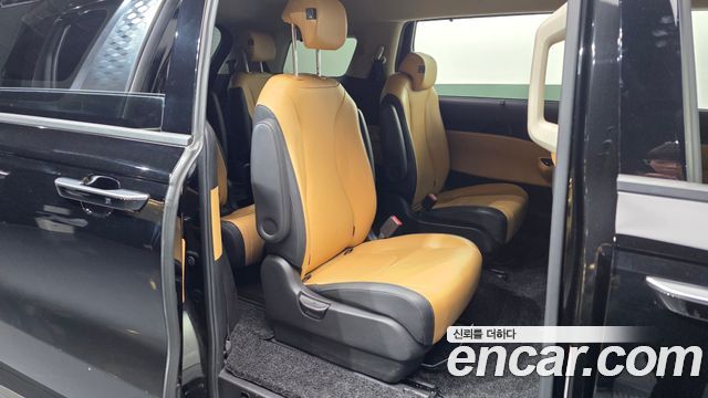 Kia Canival 2021 — photo 18