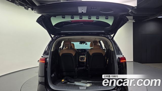 Kia Canival 2021 — photo 26