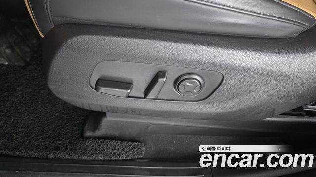 Kia Canival 2021 — photo 31