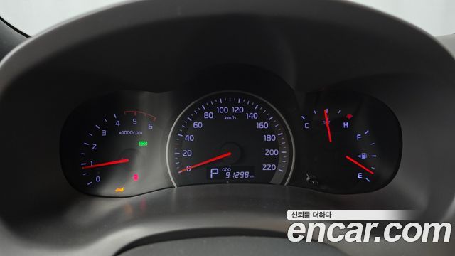 Kia Canival 2012 — photo 8