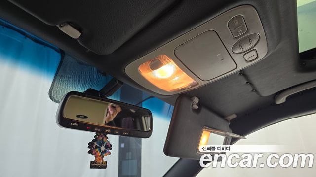 Kia Canival 2012 — photo 16