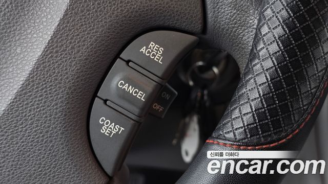 Kia Canival 2012 — photo 17