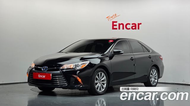 Toyota Camry 2017 — photo 1