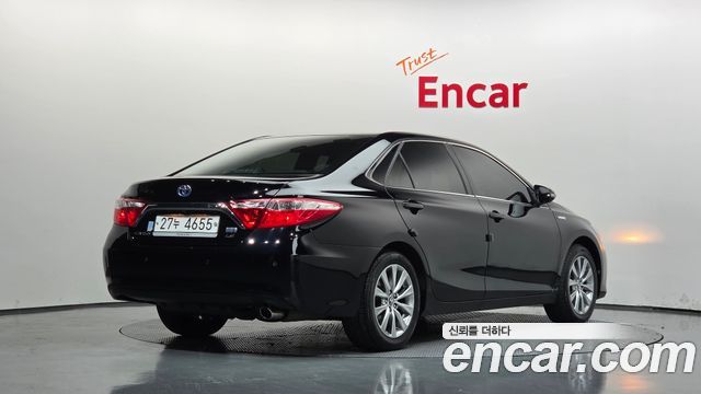 Toyota Camry 2017 — photo 2