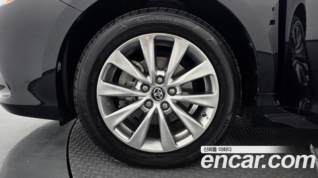 Toyota Camry 2017 — photo 5