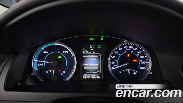 Toyota Camry 2017 — photo 8