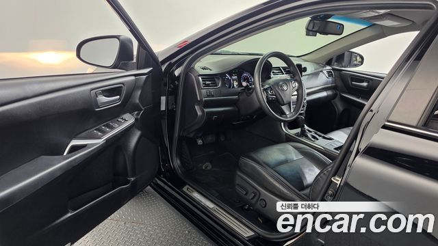 Toyota Camry 2017 — photo 10