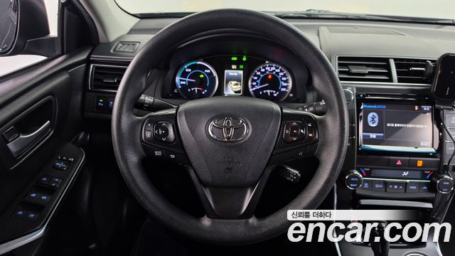 Toyota Camry 2017 — photo 13