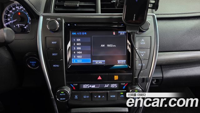 Toyota Camry 2017 — photo 14