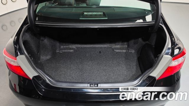 Toyota Camry 2017 — photo 20