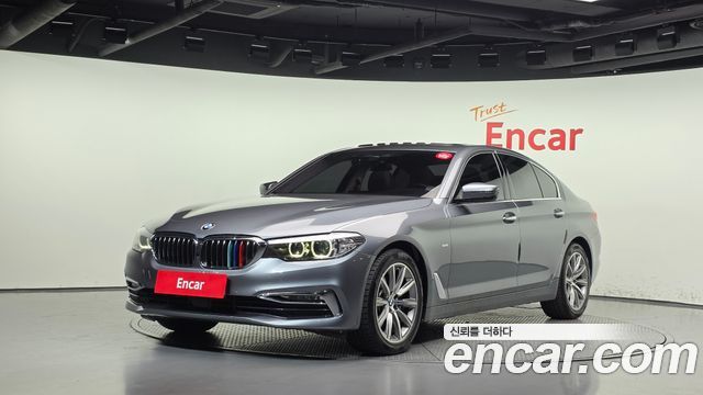 BMW 5-Series 2018 — photo 1