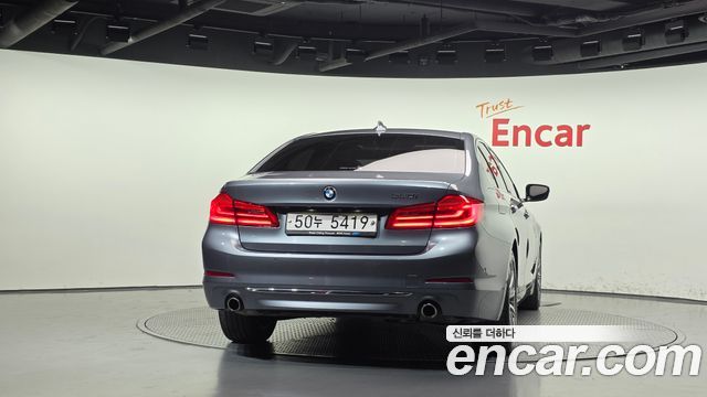 BMW 5-Series 2018 — photo 4