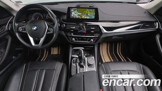 BMW 5-Series 2018 — photo 10