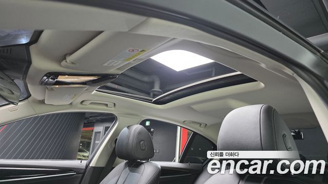 BMW 5-Series 2018 — photo 22