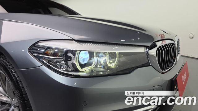BMW 5-Series 2018 — photo 8