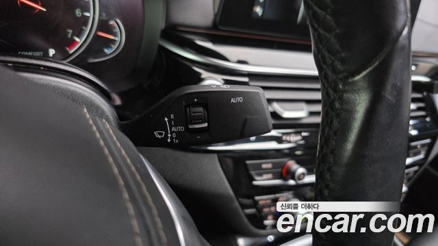 BMW 5-Series 2018 — photo 36