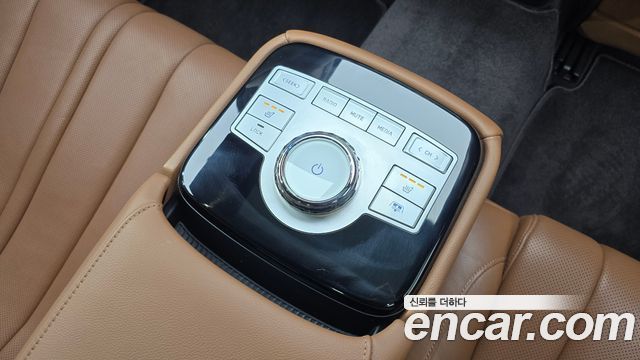 Genesis G80 2023 — photo 16