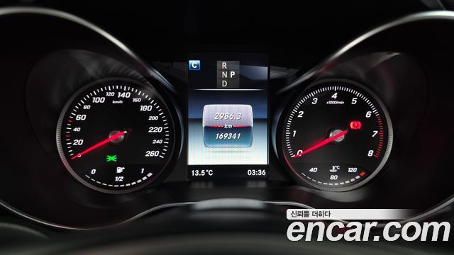 Mercedes-Benz C-Class 2018 — photo 8