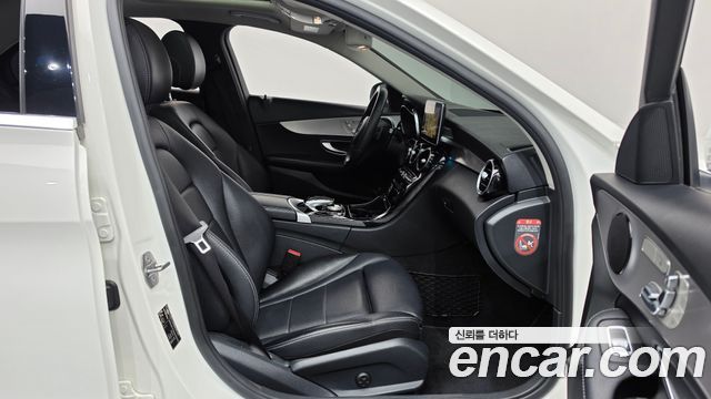 Mercedes-Benz C-Class 2018 — photo 11