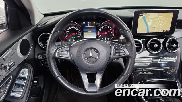 Mercedes-Benz C-Class 2018 — photo 13