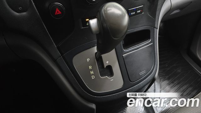 Hyundai Starex 2011 — photo 9