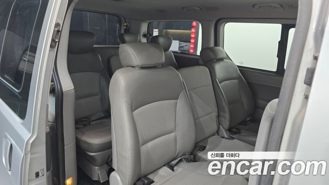 Hyundai Starex 2011 — photo 11